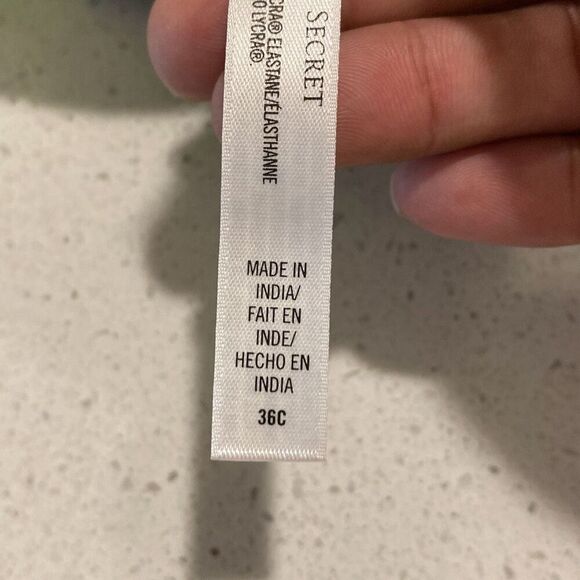 Victoria’s Secret sports bra size 36C￼ - Picture 7 of 7